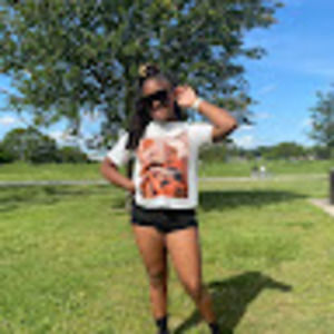 Meet your Posher, Makayla.